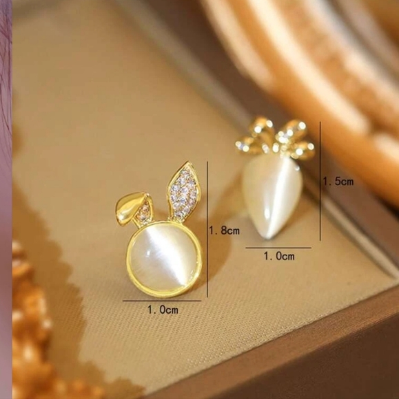 🐰🥕NEW🐰🥕ADORABLE!! BUNNY AND CARROT STUD CZ EARRINGS 🐰🥕 - Picture 3 of 13